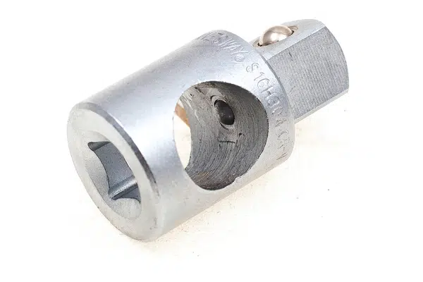 Adaptér pro vratidla - trháky, 3/8" samec x 1/2" samice - JONNESWAY S16H403 Velikost: 1/2 na 3/8 "