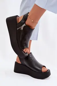 Dámske kožené sandále na platforme