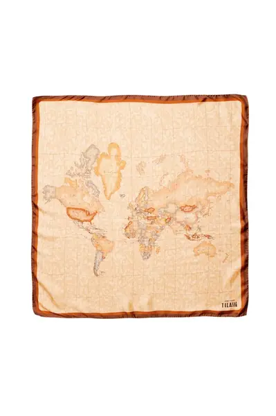 Hedvábný šátek s mapovým vzorem