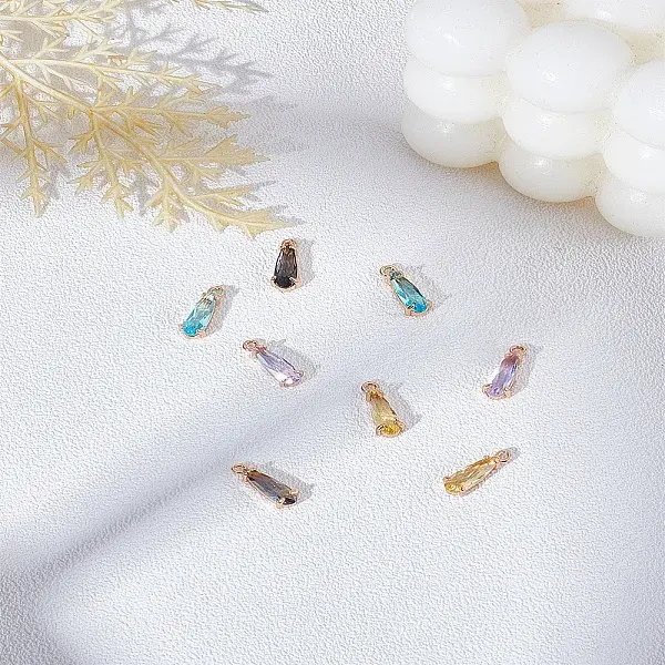 8Pcs 4 Colors Faceted Glass Charms