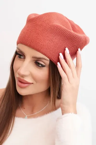 Kesi dámská klasická hladká vlněná čepice K420 červená