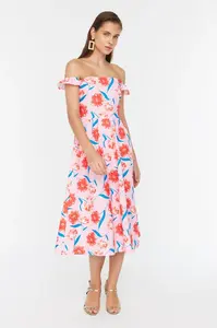 Trendyol Pestrobarevné šaty s límečkem Carmen