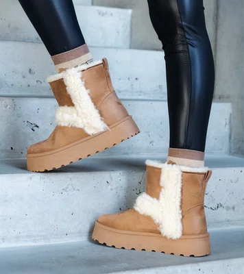 Gemre Dark beige eco-suede platform snow boots adorned with fur Peters
