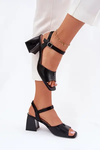 Dámske sandále na podpätku Vinceza