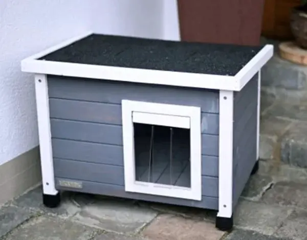 Dřevěná bouda pro kočky KERBL RUSTICA 57 x 45 x 43 cm BS0428