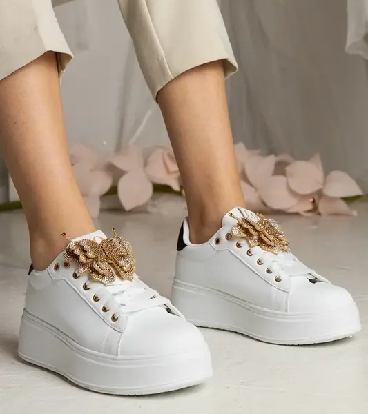 Gemre Black and white sneakers adorned with a butterfly with rhinestones Kariba
