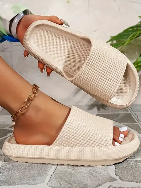 Dámské klapky MISSWALK béžové