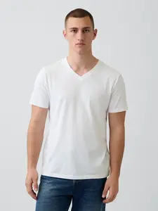 GAP Tričko classic v t-shirt - Pánské