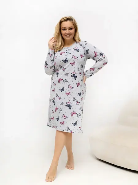 Šedá noční košile plus size s motýly
