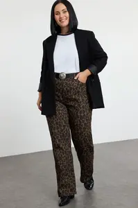 Trendyol Curve Brown High Waist Leopard Patterned Straight Fit Plus Size Jeans