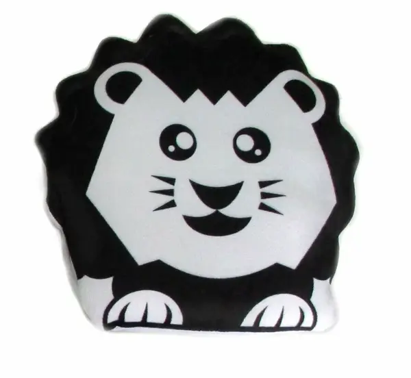 Černobílý polštářek lev