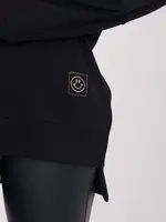 Čierna mikina s úsmevom