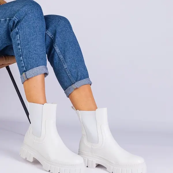 Gemre White ankle boots with elastic insert Rolandela