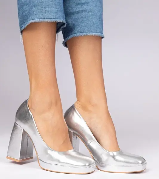 Gemre Silver pumps on a chunky heel Irenois