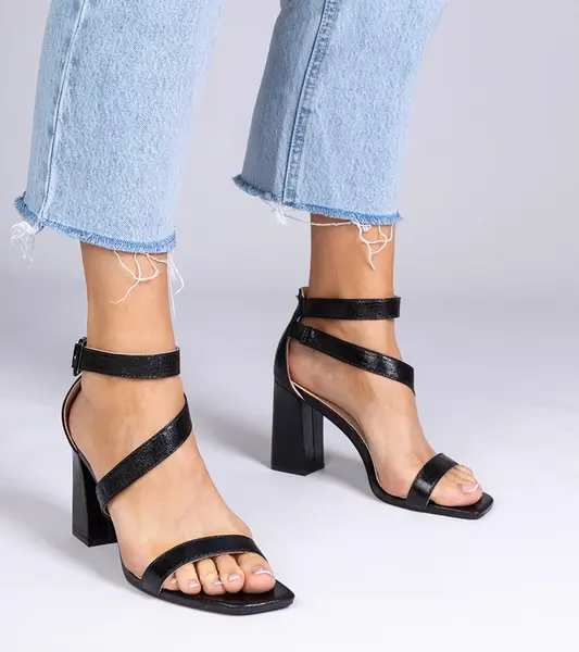 Gemre Black block heel sandals with a buckle Runaz