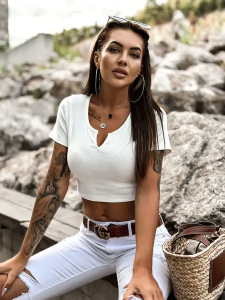 MAYFLIES Ecru basic vykrojený žebrovaný top