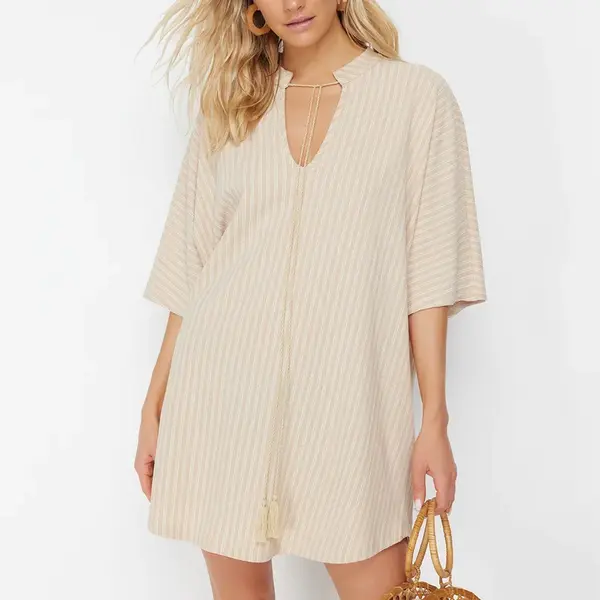 Trendyol béžové široké mini pletené plážové šaty s viazaním