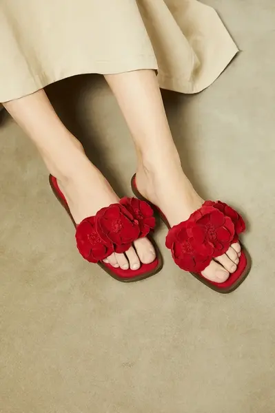 Semišové šľapky Medicine