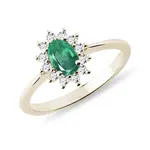 Zlatý prsteň s oválnym smaragdom a diamantmi KLENOTA