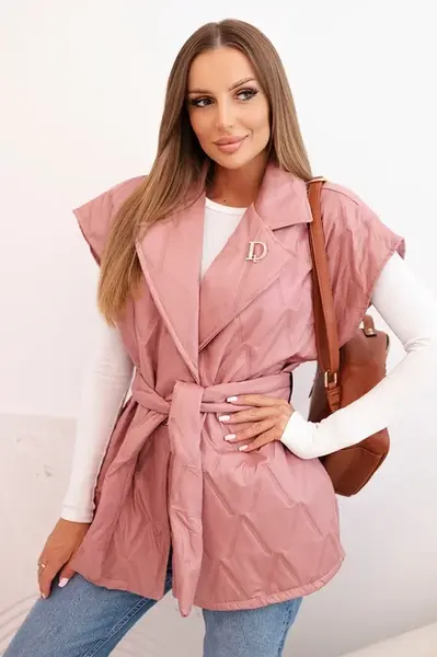 Kesi Włoski Dámska prešívaná vesta s opaskom a širokým golierom tmavo ružová