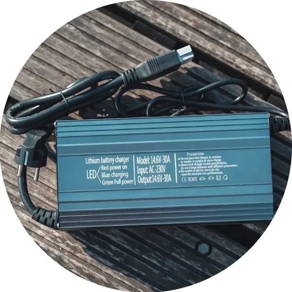 Voltacase nabíječka 12v 30a