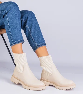 Gemre Beige ankle boots with fabric upper Kalvaria