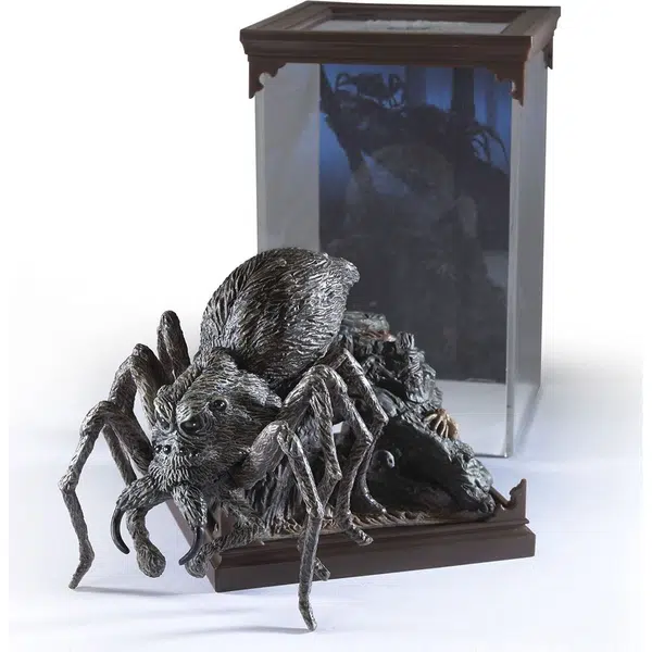 Noble Collection Harry Potter figúrka Magical Creatures Aragog 17 cm