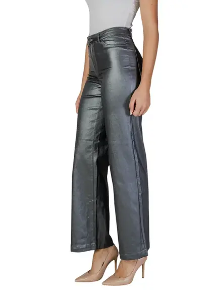 Jacqueline De Yong kalhoty