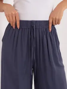 Tmavě modré viskózové kalhoty