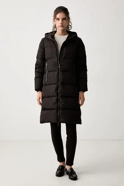 Armani Exchange  péřový kabát dámský