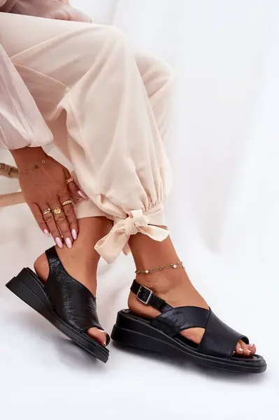 Boto Lakovane Dámské Sandály Na Klínu Z Eko Kůže Černé Quilara