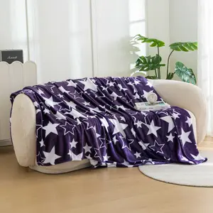 Vianočná mikroplyšová deka HVIEZDY fialová Rozmer: 200 x 220 cm