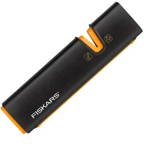 OSTŘIČ NOŽŮ A SEKER XSHARP™ FISKARS