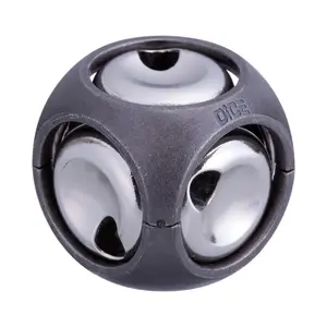 Huzzle cast - Dice 3/6 Eureka