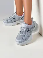 Resti Women's sporty sneakers on a thicker sole Annete