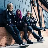 DIRTY BLONDES – Singles 2016-2018