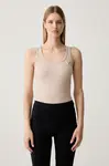 Guess top dámský s viskózou COLETTE