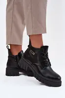 Boto Nízké zateplené dámské kotníkové boty na klínku s ozdobným páskem Černé Therisse