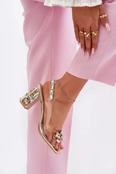 Priehľadné Sandále Na Opätku S Kryštálmi Vinceza