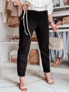 Dámske čierne nohavice LEGISSA s kvetinovým detailom