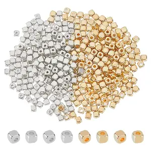 400Pcs 2 Colors Plastic Beads