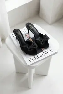 Dámské sandály na podpatku Jelessa