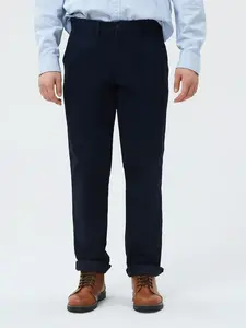 GAP Kalhoty essential khakis in straight fit with Flex - Pánské