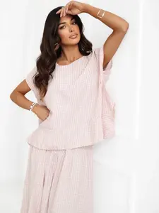 Světle růžová vzorovaná sukně