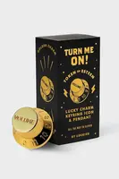 Kapesní talisman Luckies of London Turn Me On 2 cm