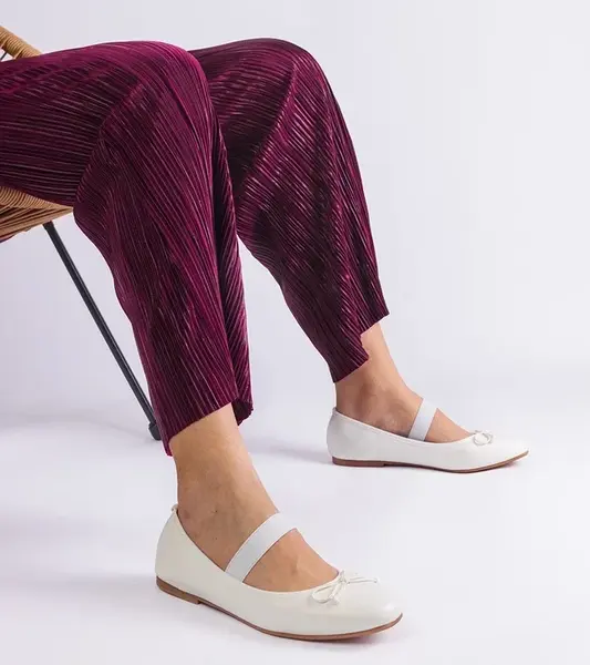 Gemre White ballet flats with elastic and decorative bow Newton