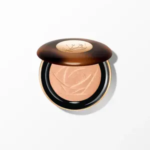 Lancôme Teint Idole Ultra Wear C.E. Skin Transforming Highlighter rozjasňovač se sérem - 02 Medium glow 10 g