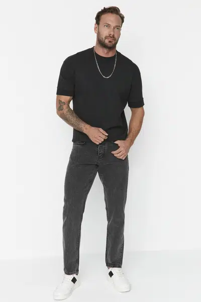 Trendyol Antracitové Džíny s Esenciálním Střihem Denim Kalhoty