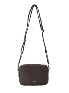 Calvin Klein Taška cez rameno  čokoládová
