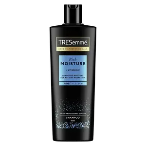 TRESEMMÉ Rich Moisture Hydratační šampon s vitaminem E 400 ml